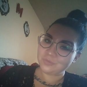 Meet your Posher, Lia